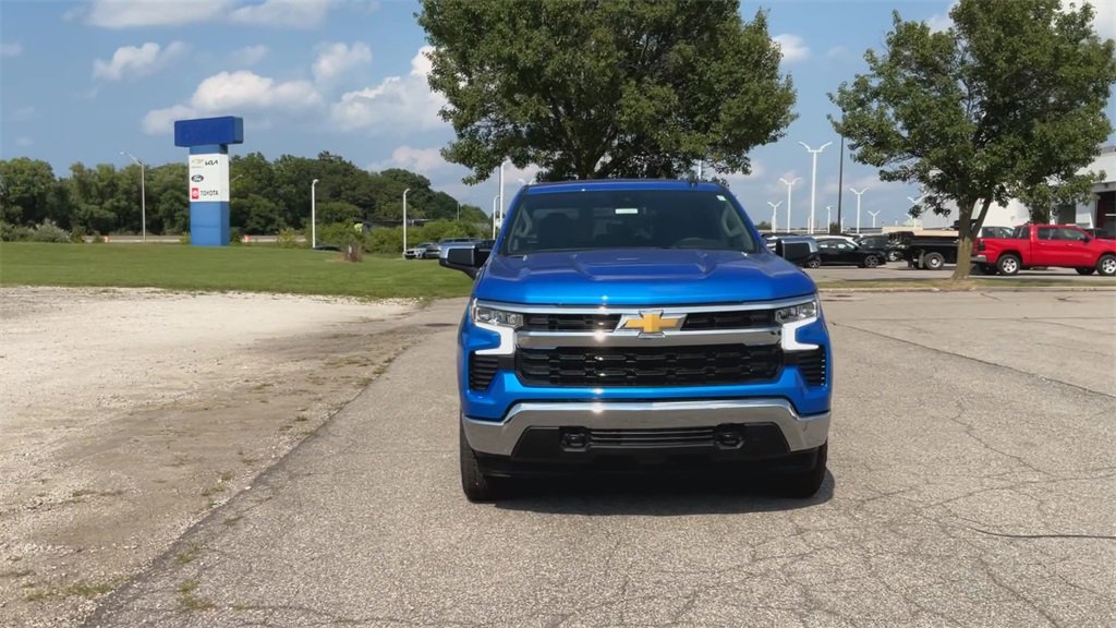 2026 Chevrolet Silverado 1500 LT photo 3