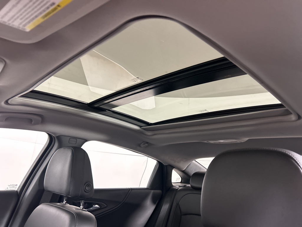 2018 Chevrolet Malibu Premier photo 29