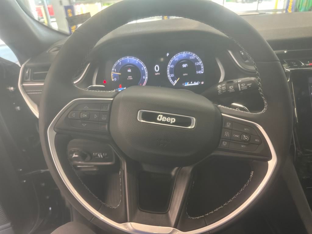 2025 Jeep Grand Cherokee Altitude X photo 13
