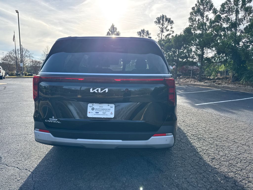 2025 Kia Carnival EX photo 4
