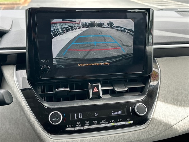 2023 Toyota Corolla LE photo 17