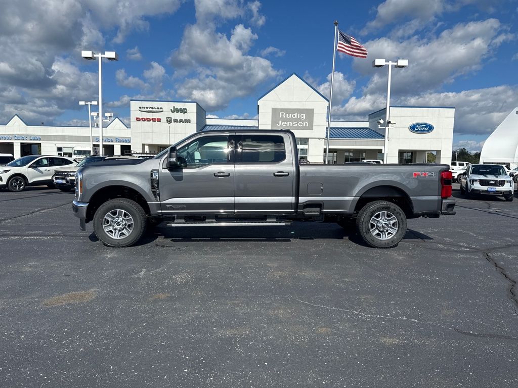 2026 Ford F-350 photo 2