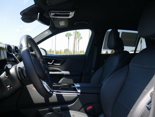 2025 Mercedes Benz GLC 300 photo 15