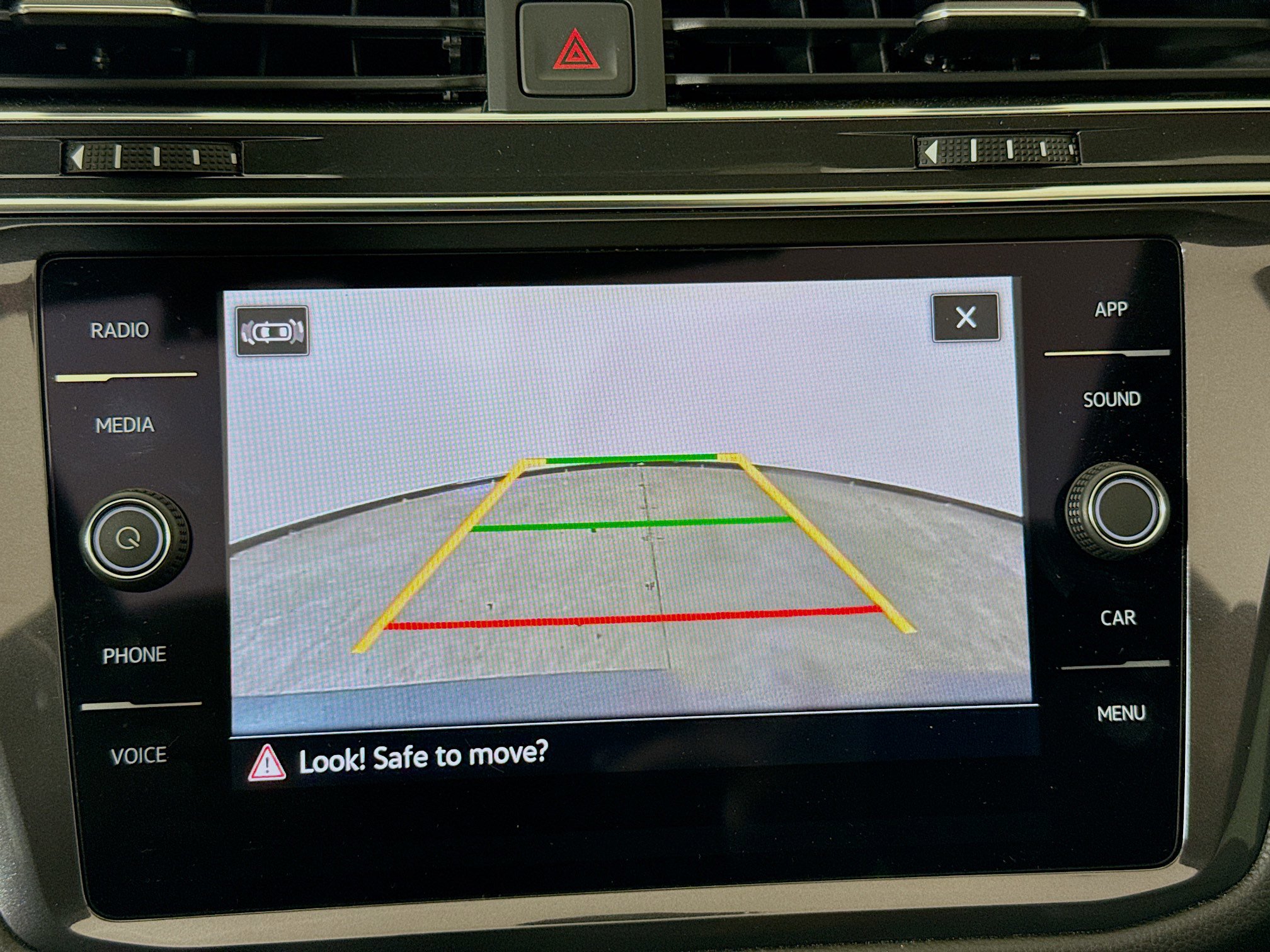 2022 Volkswagen Tiguan SE R-Line Black photo 15