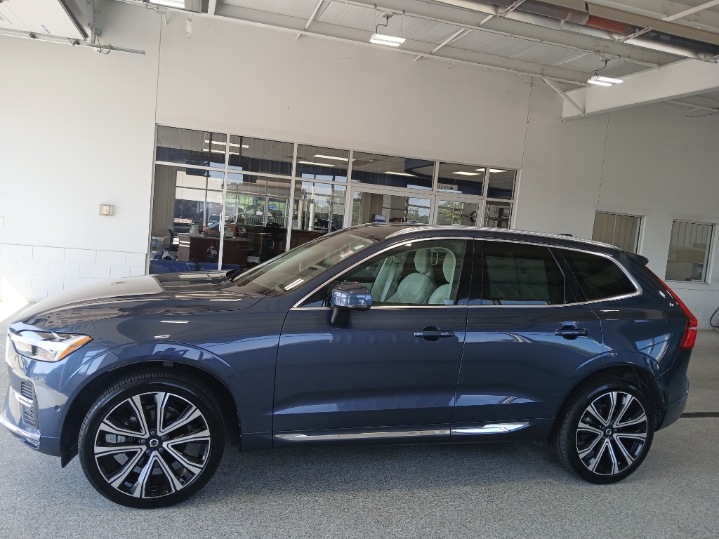 2023 Volvo XC60 Ultimate photo 5