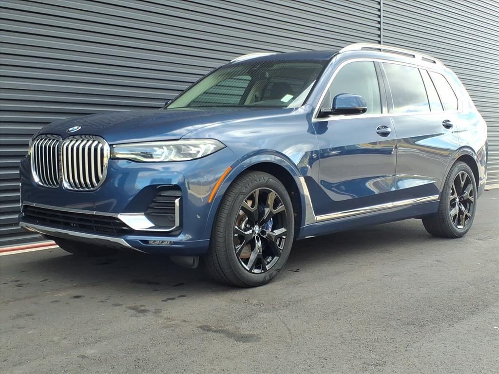 2021 BMW X7 40i's photo