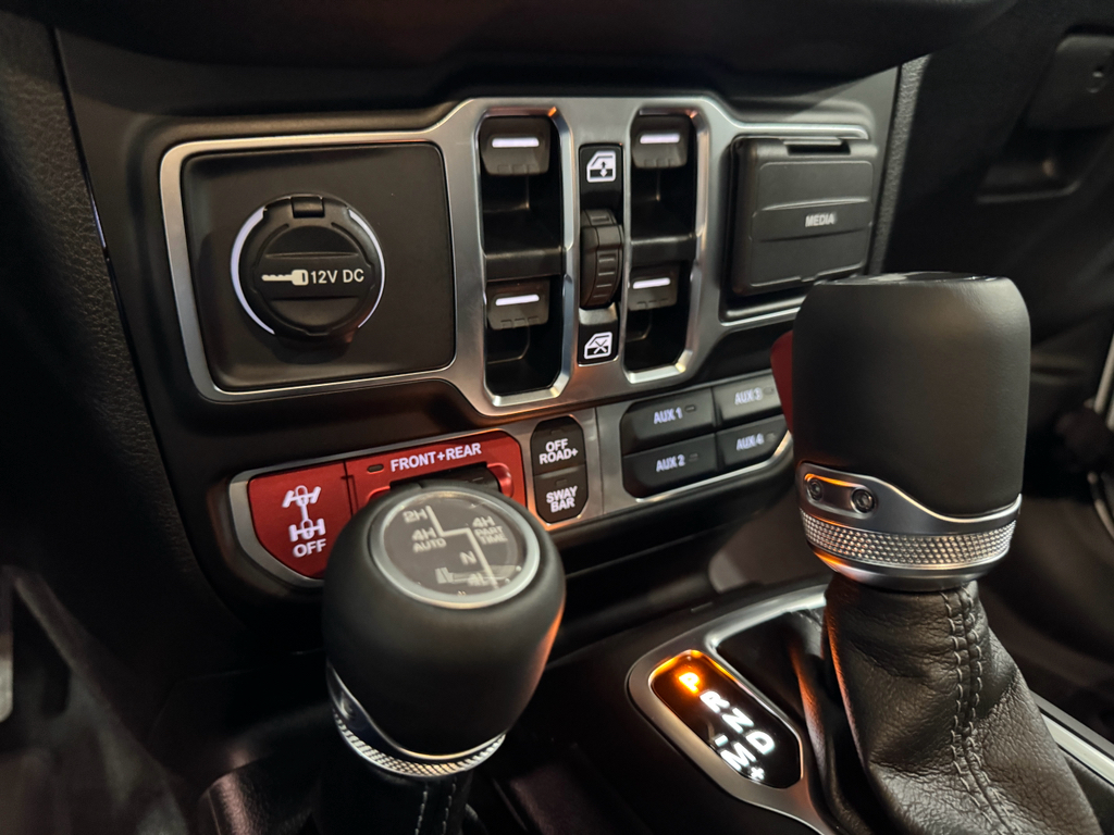 2025 Jeep Wrangler Rubicon X photo 33