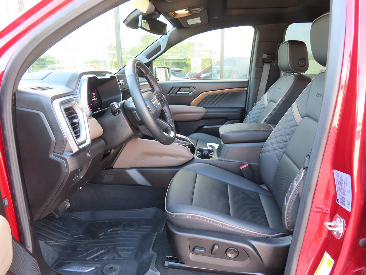 2024 Gmc Canyon Denali photo 11