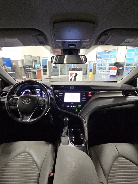 2020 Toyota Camry SE photo 23
