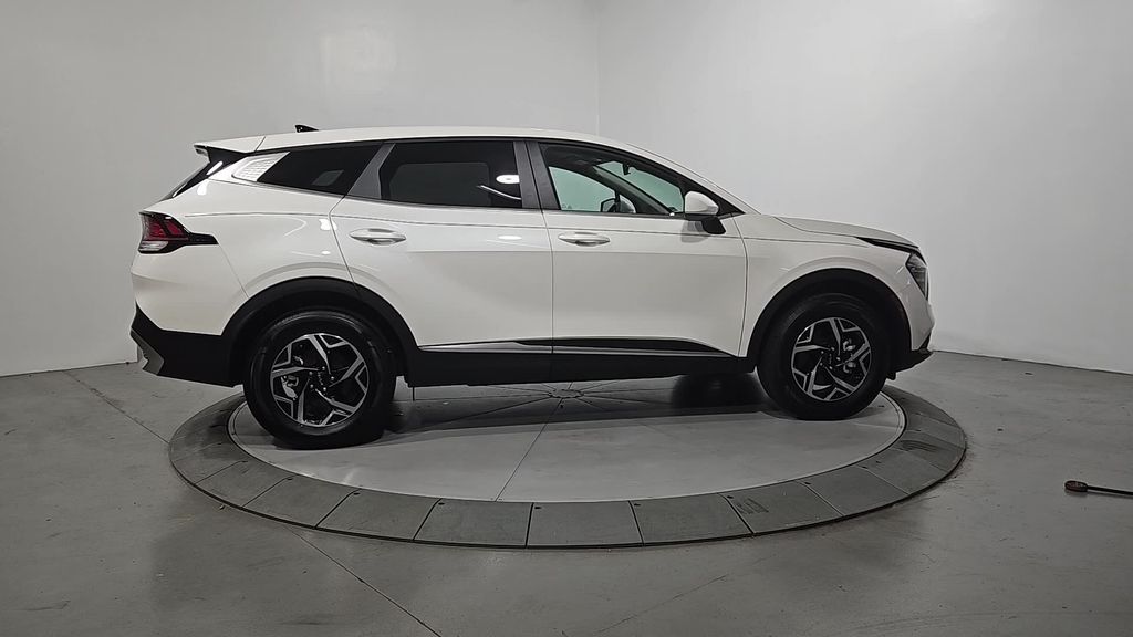 2024 Kia Sportage LX photo 4