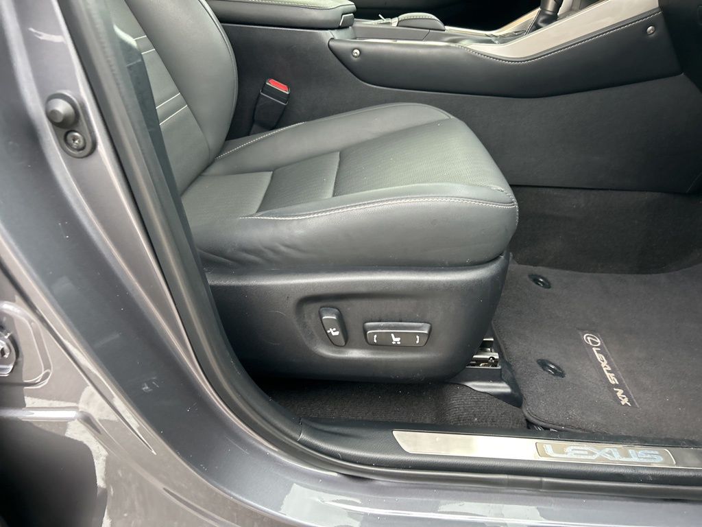 2021 Lexus NX 300 photo 34