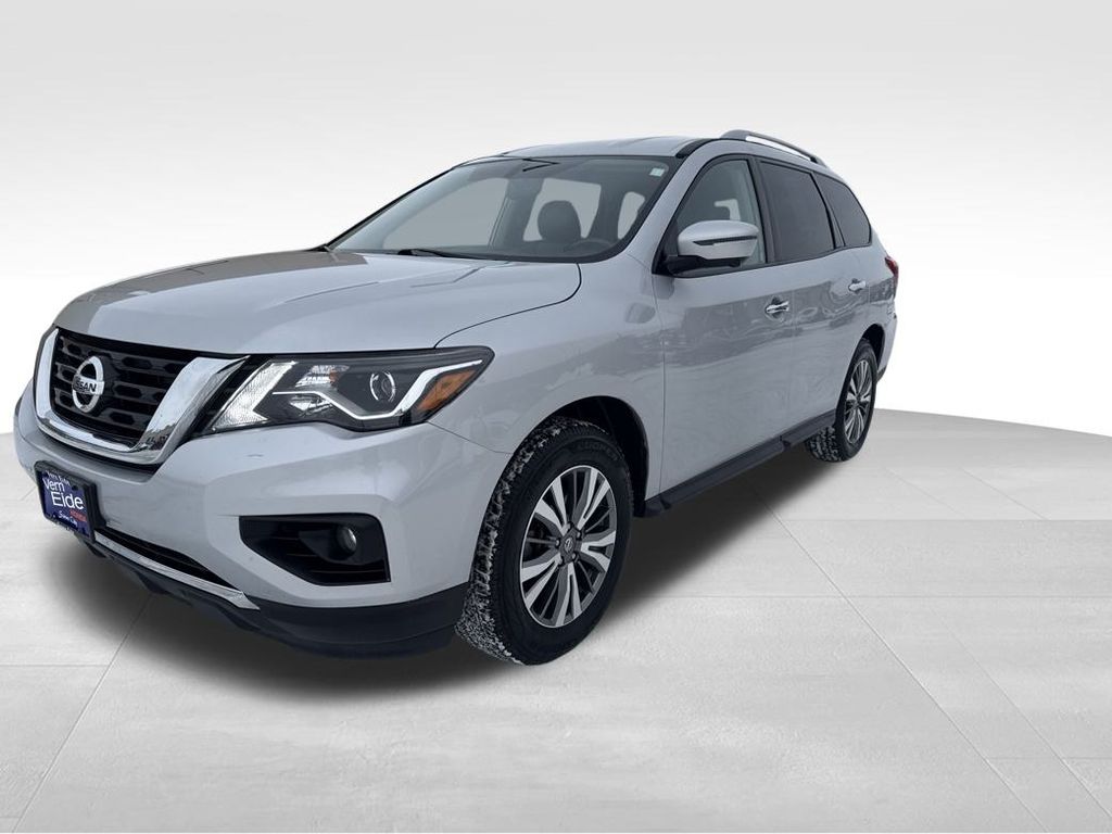 2020 Nissan Pathfinder SL's photo