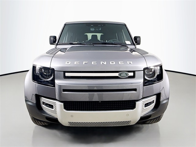 2024 Land Rover Defender 130 S photo 2
