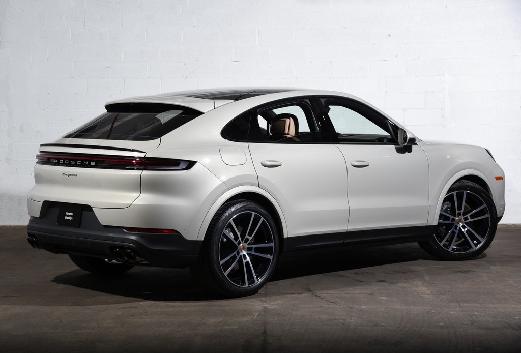 2025 Porsche Cayenne photo 6