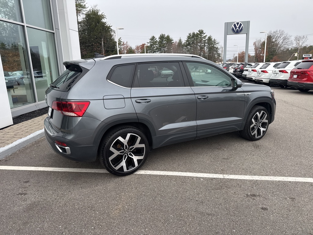 2022 Volkswagen Taos SEL photo 4