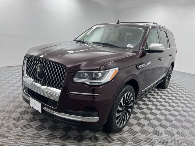 2024 Lincoln Navigator Black Label photo 2