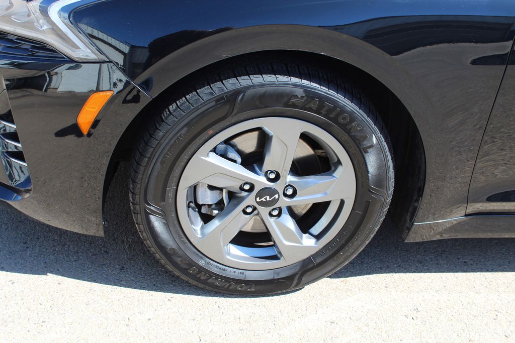 2023 Kia K5 LXS photo 8