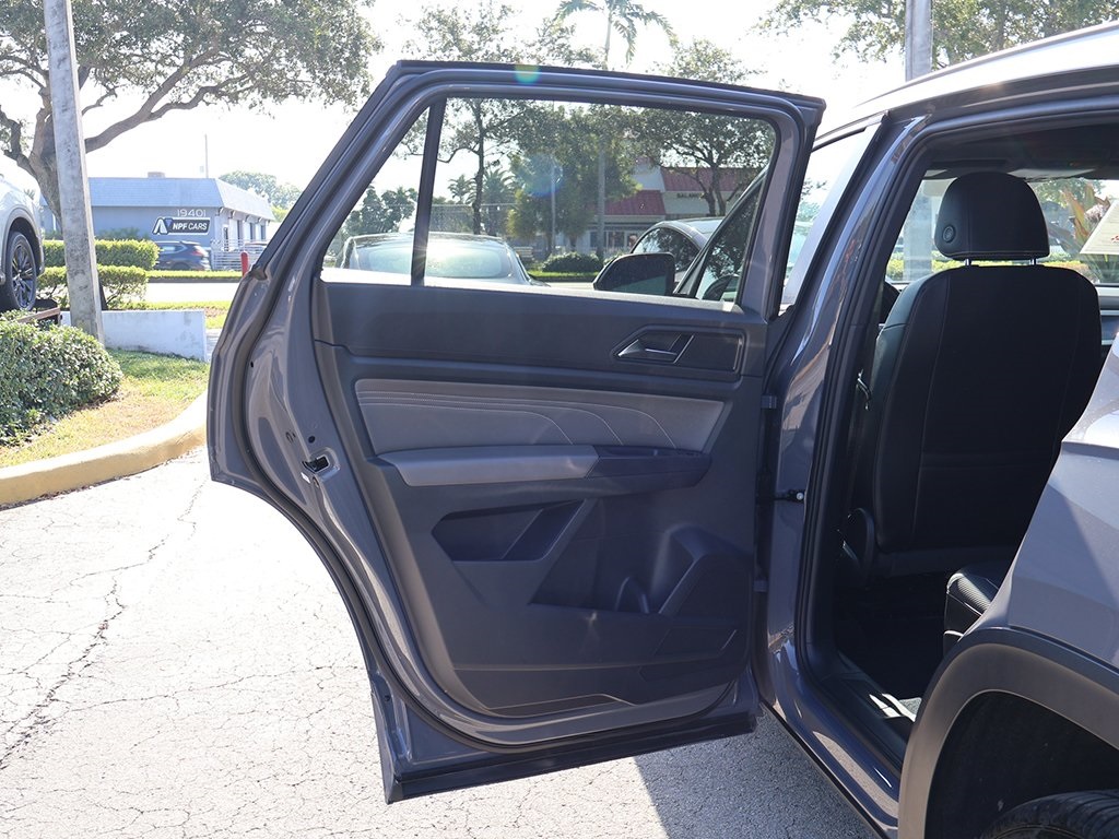 2021 Volkswagen Atlas Cross Sport V6 SE Technology R-Line photo 20