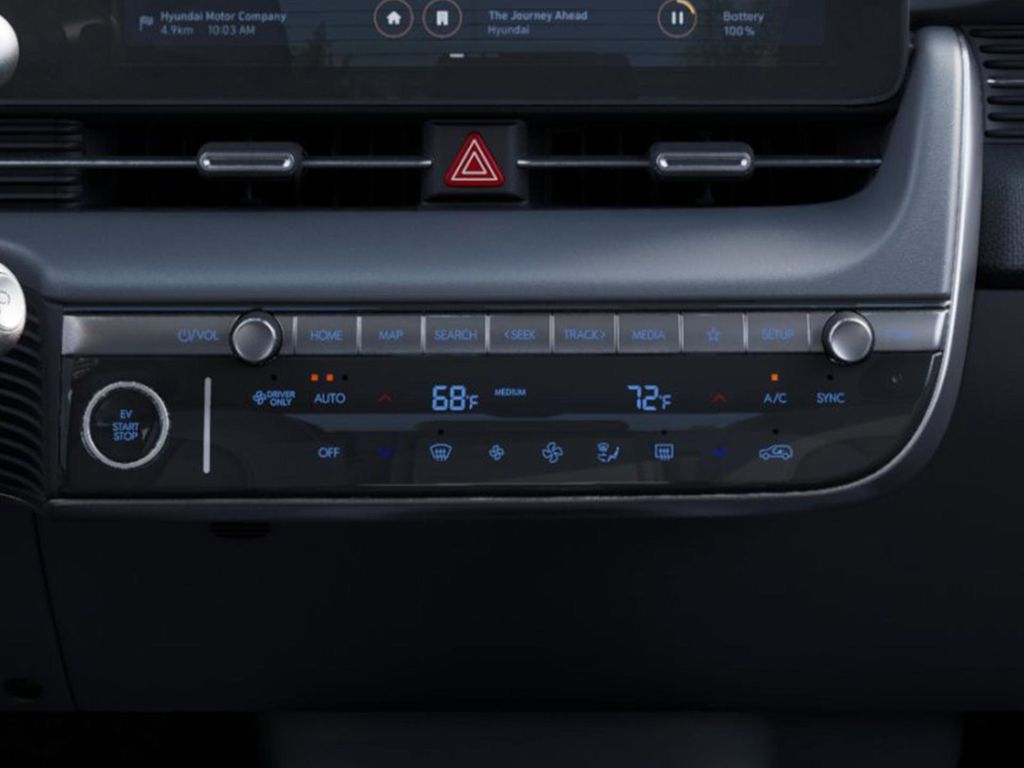 2025 Hyundai Ioniq 5 SE Standard Range photo 11