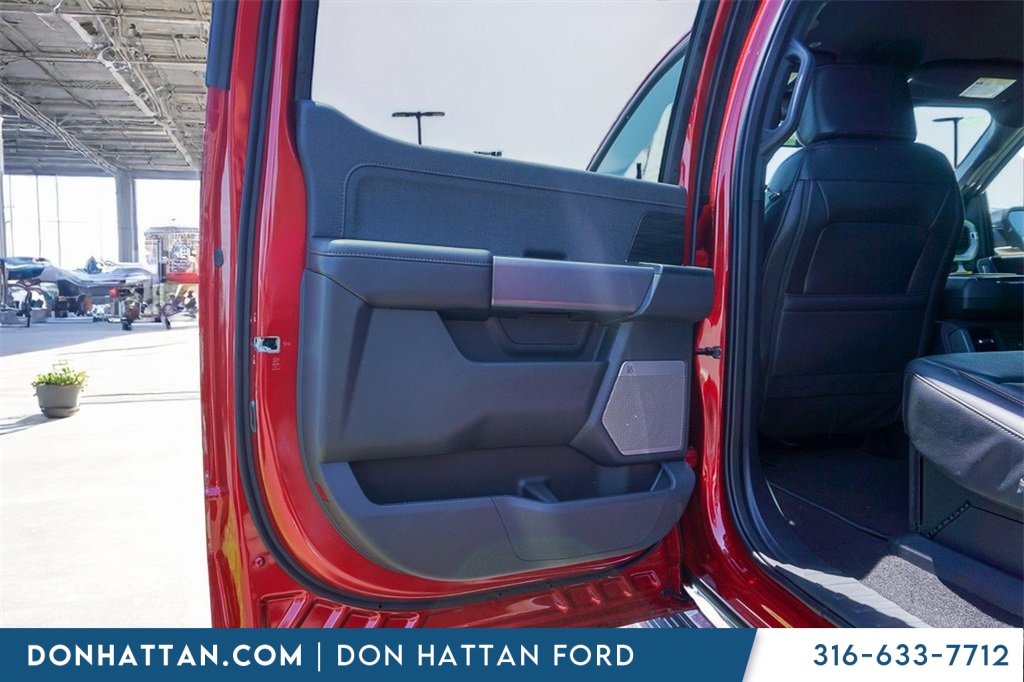 2025 Ford F-150 Lariat photo 19