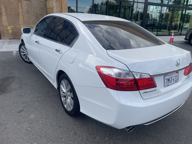 2015 Honda Accord Touring photo 4