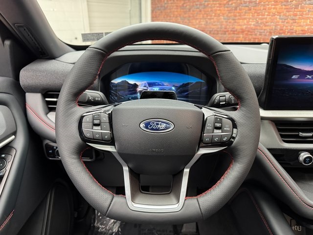 2025 Ford Explorer ST-Line photo 14