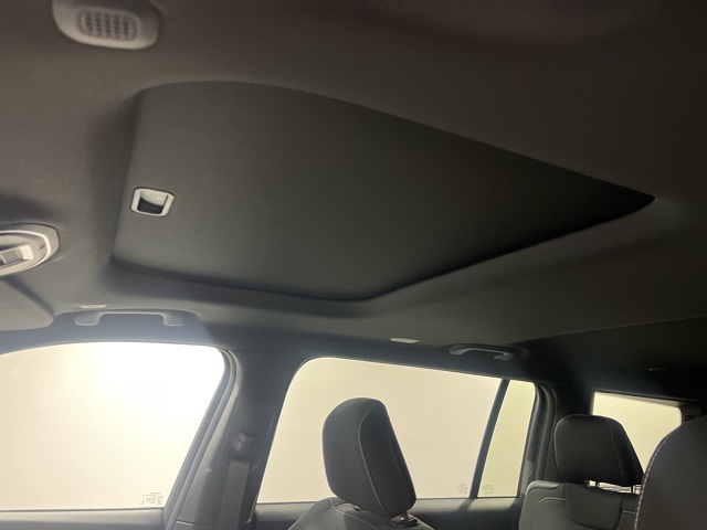2025 Jeep Grand Cherokee Laredo X photo 9