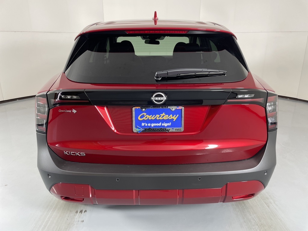 2025 Nissan Kicks SV photo 7