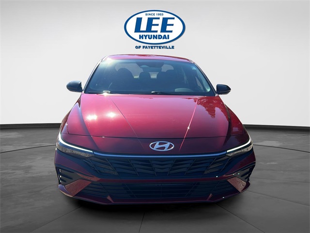 2025 Hyundai Elantra SEL Sport photo 2