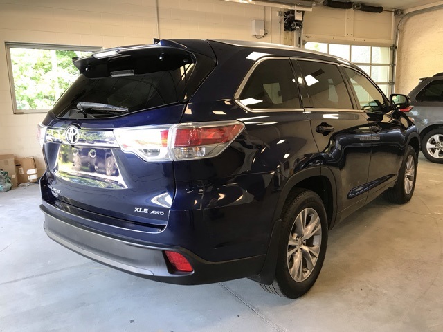 2015 Toyota Highlander XLE photo 3
