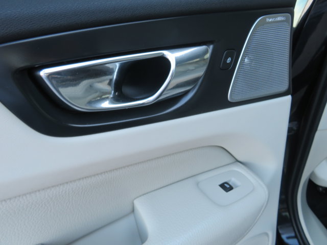 2018 Volvo XC60 Inscription photo 17