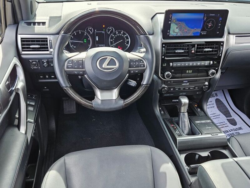 2023 Lexus GX 460 Premium photo 7