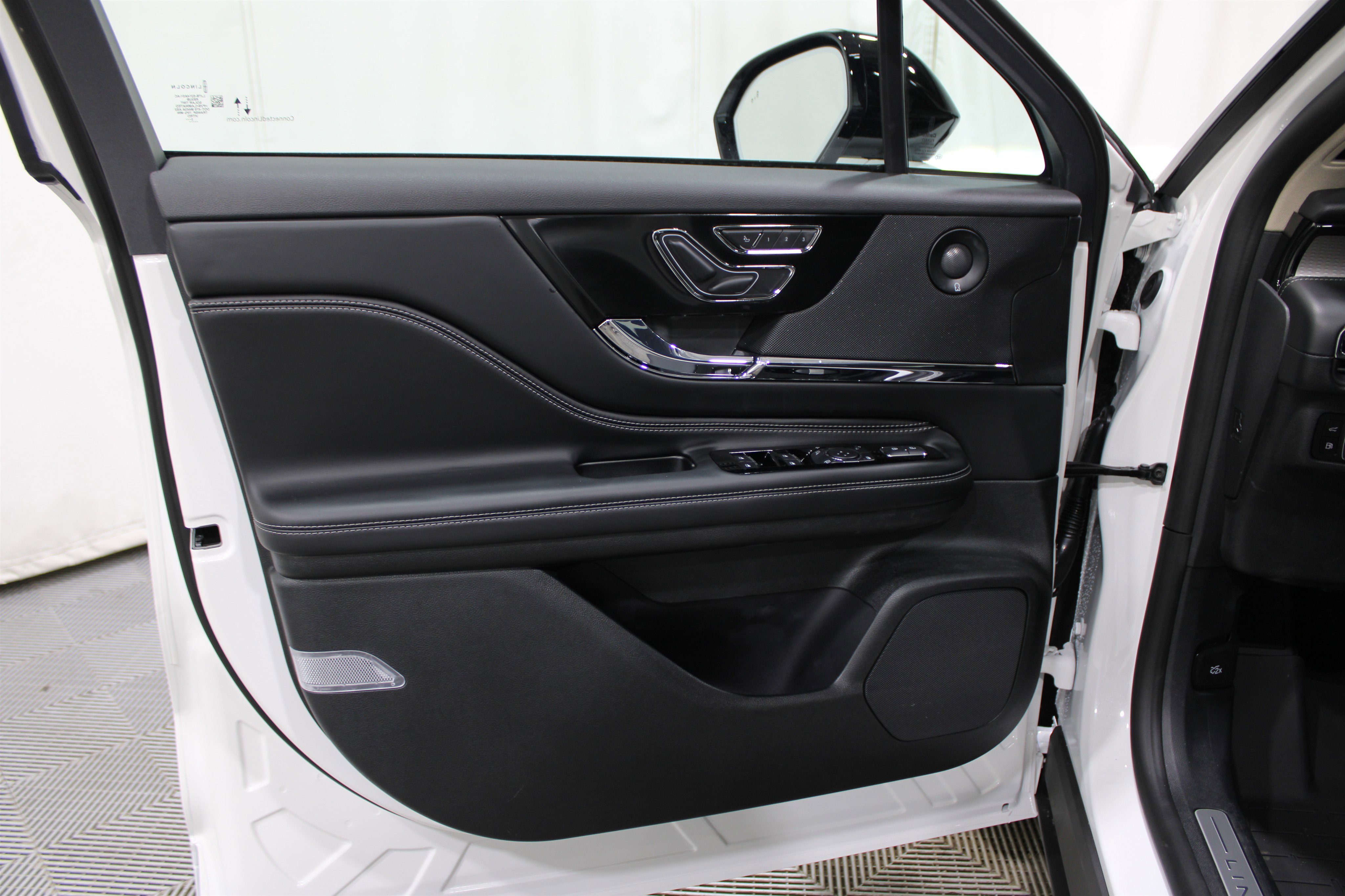 2026 Lincoln Corsair Grand Touring photo 4