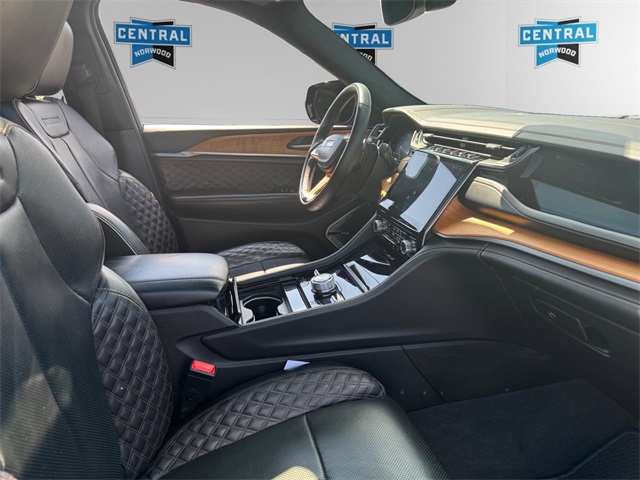 2022 Jeep Grand Cherokee Summit photo 14
