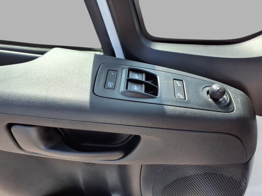 2025 Ram ProMaster 2500 photo 13