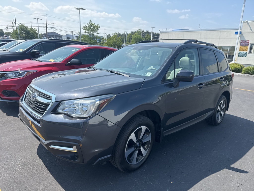 2018 Subaru Forester 2.5i Premium photo 2