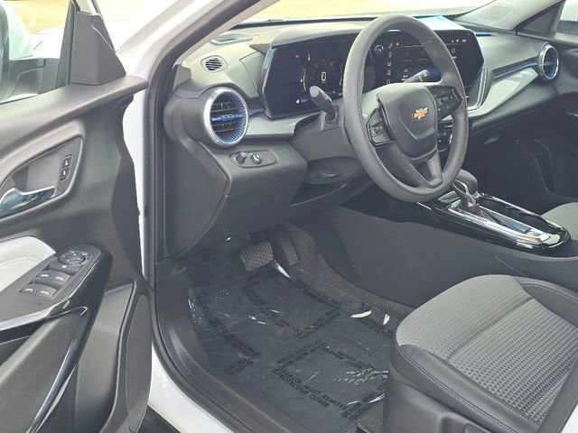 2024 Chevrolet Trax LT photo 11
