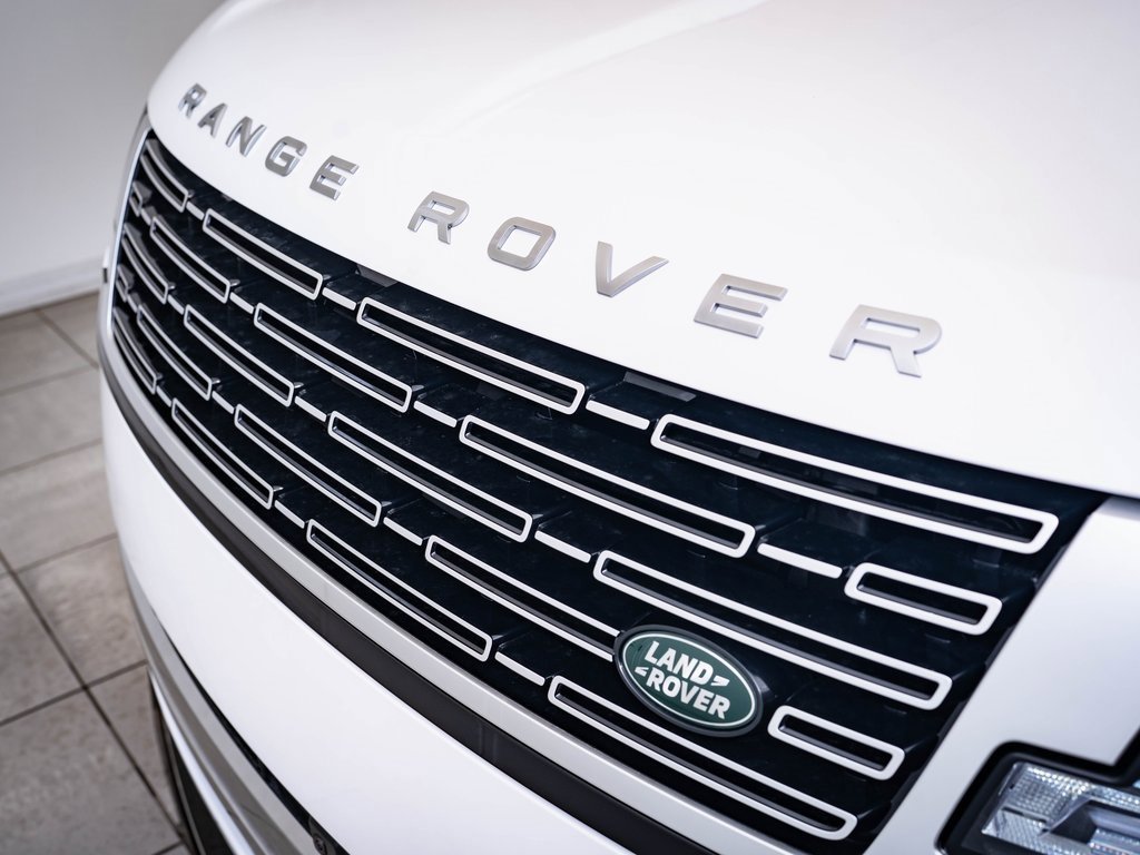 2025 Land Rover Range Rover Autobiography photo 3