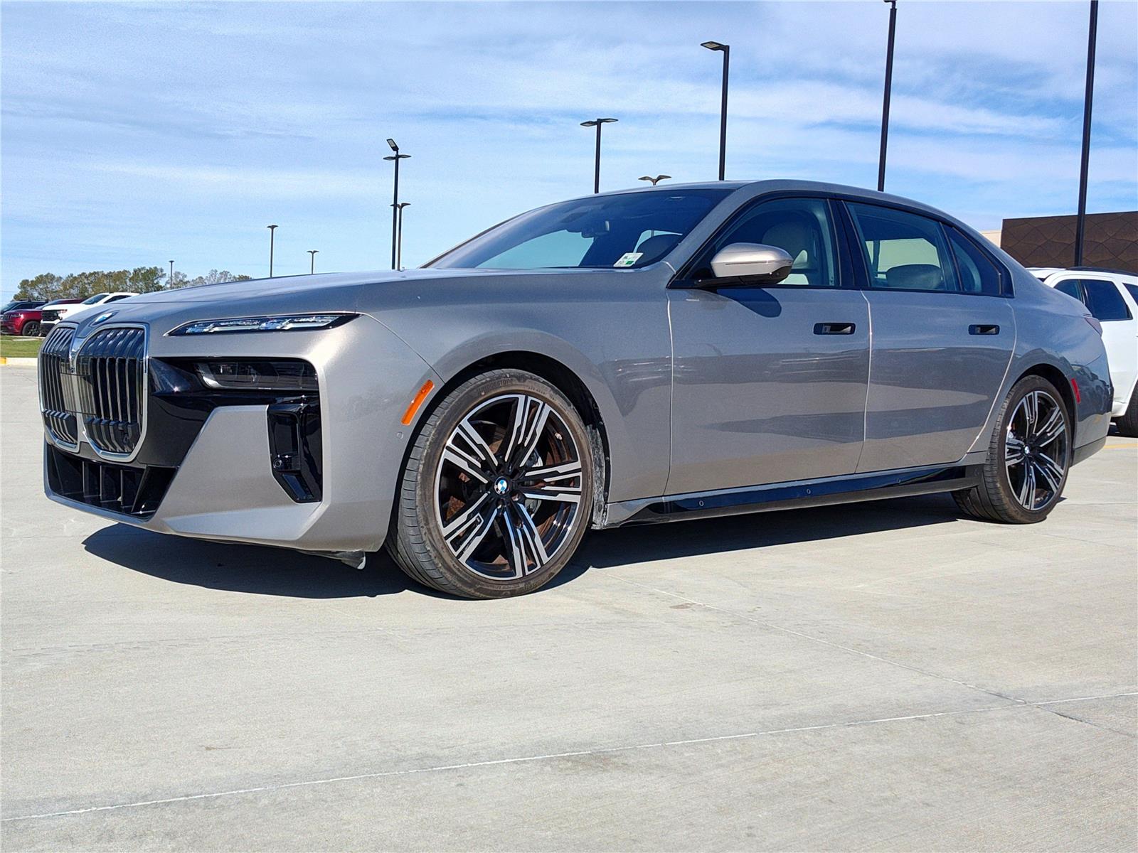 2023 BMW 7 Series 740i's photo