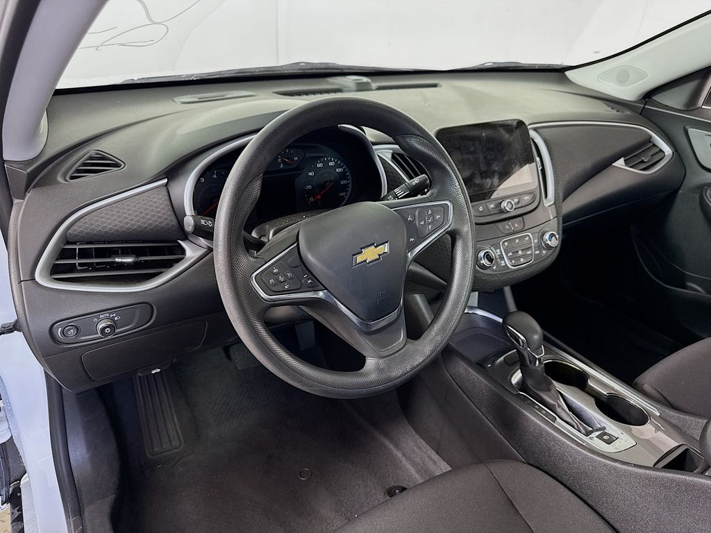 2023 Chevrolet Malibu 1LT photo 12