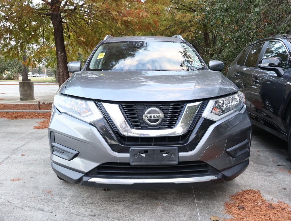 2020 Nissan Rogue SV photo 2
