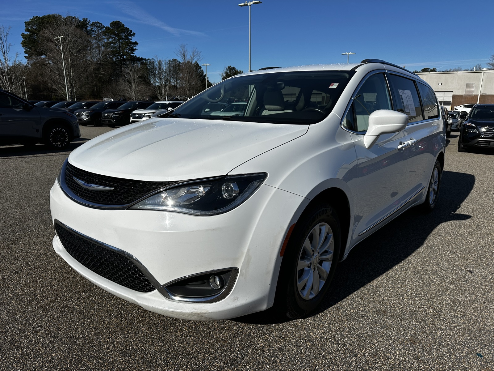 2018 Chrysler Pacifica Touring L's photo