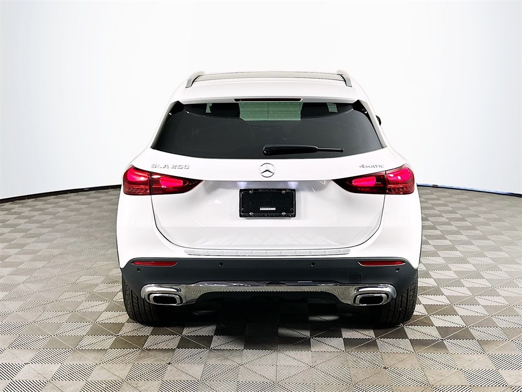 2026 Mercedes Benz GLA 250 4MATIC photo 4