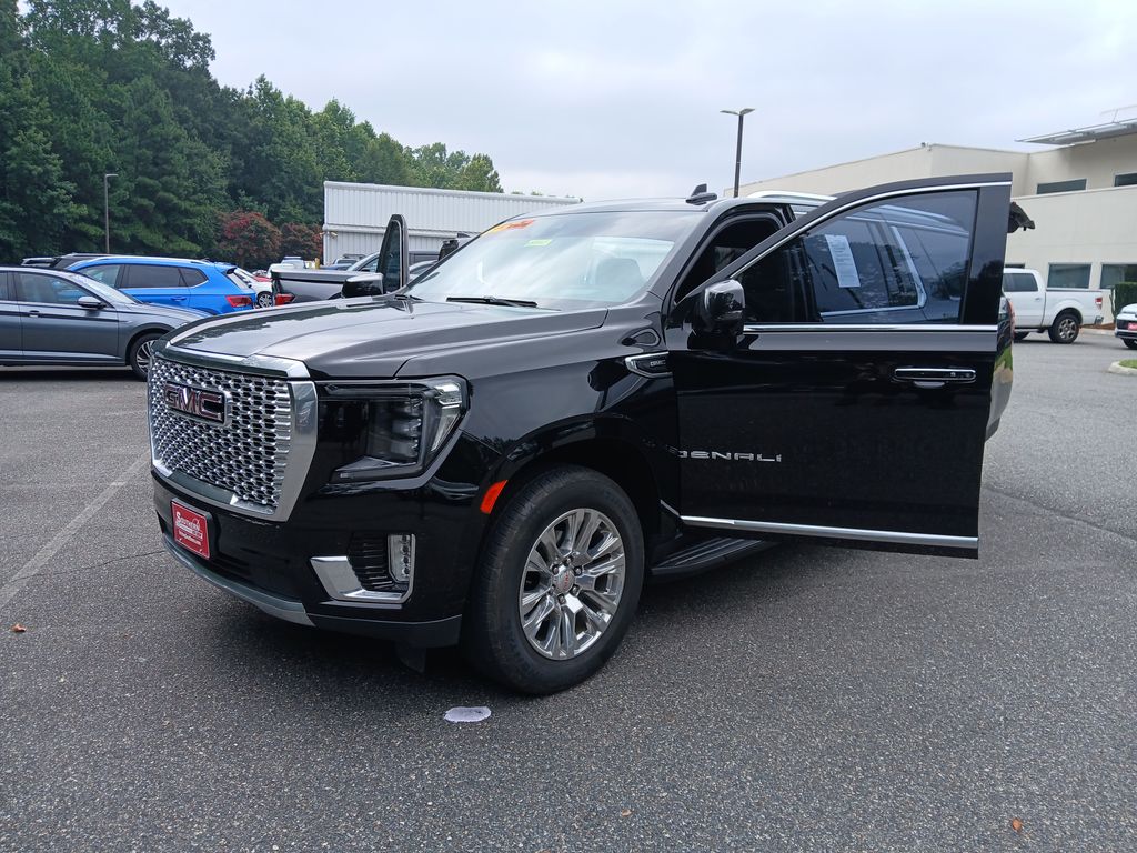 2022 GMC Yukon XL Denali's photo