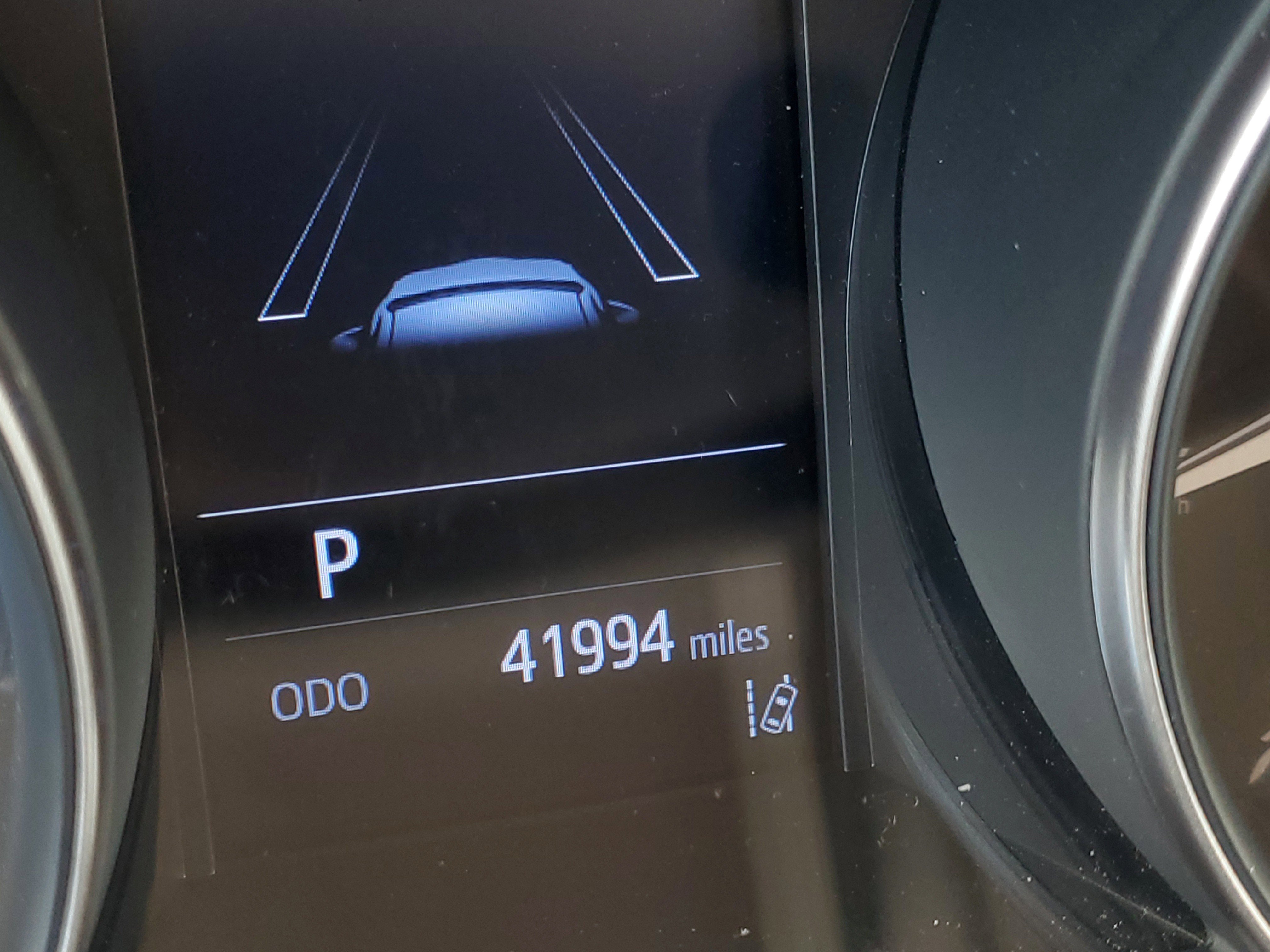 2020 Toyota C-HR LE photo 7