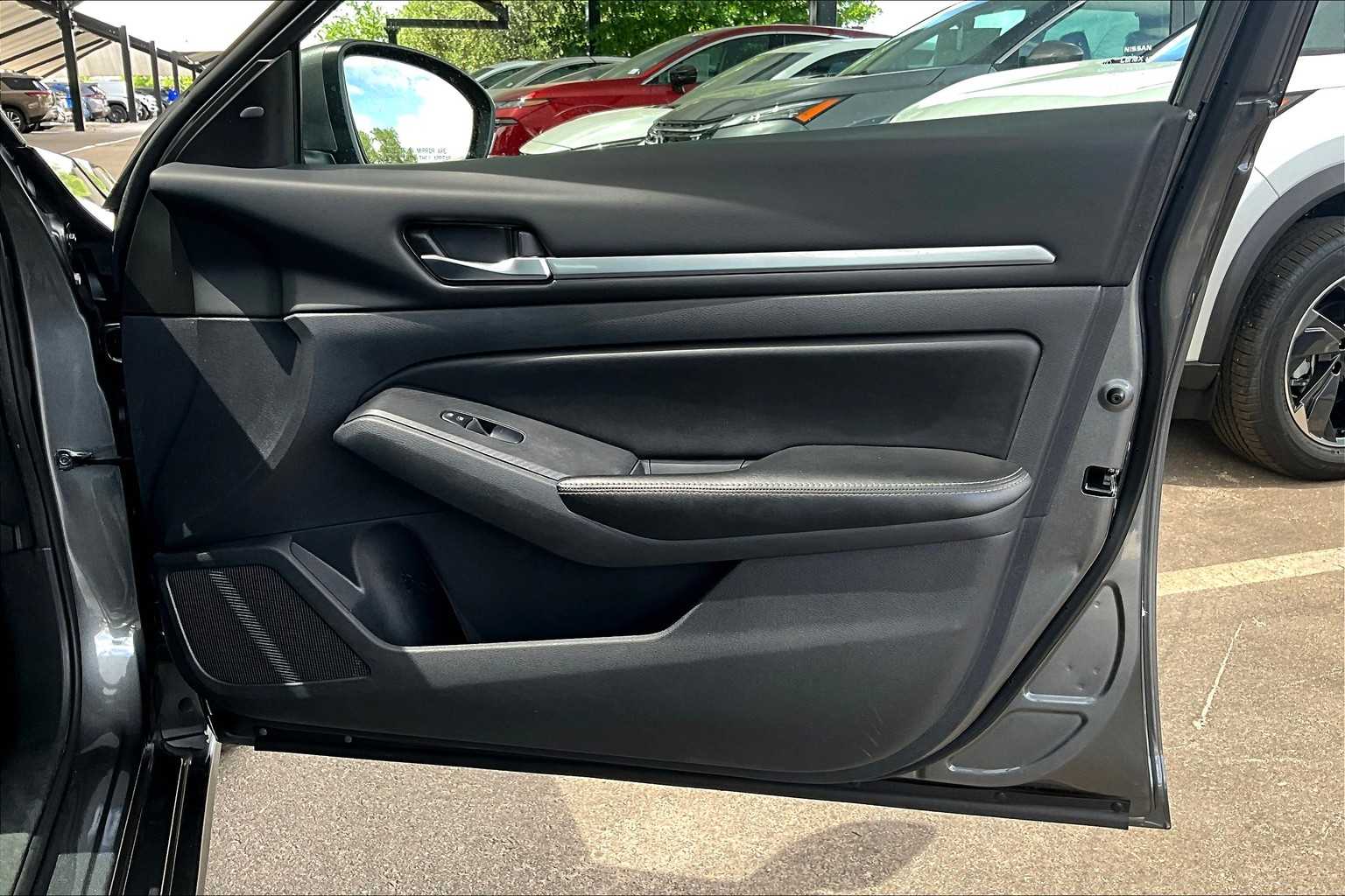 2022 Nissan Altima 2.5 SV photo 21