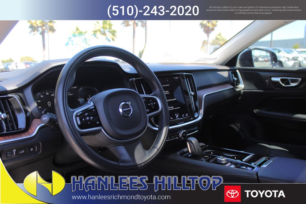2021 Volvo S60 Recharge T8 R-Design Expression AWD photo 11