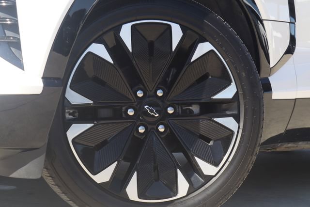 Used 2025 Chevrolet Blazer EV RS with VIN 3GNKDJRJ5SS106090 for sale in San Antonio, TX