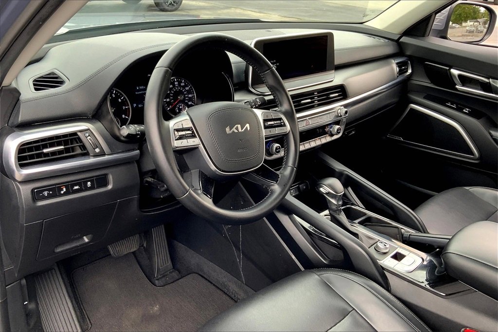 2022 Kia Telluride LX photo 13