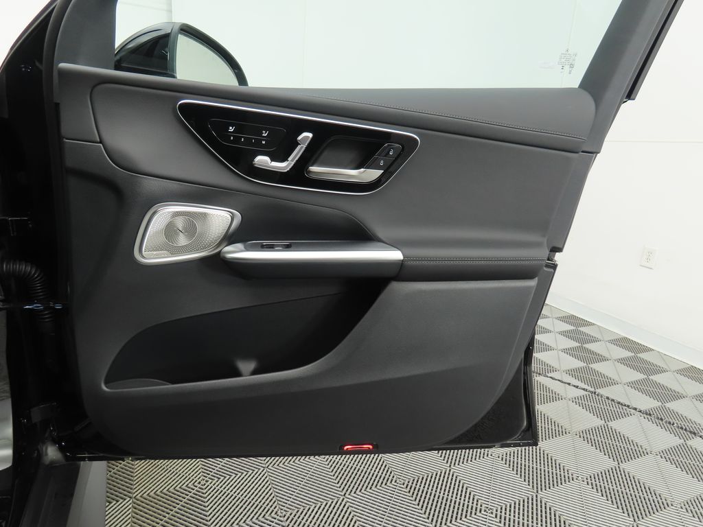 2026 Mercedes Benz GLC 300 4MATIC photo 25